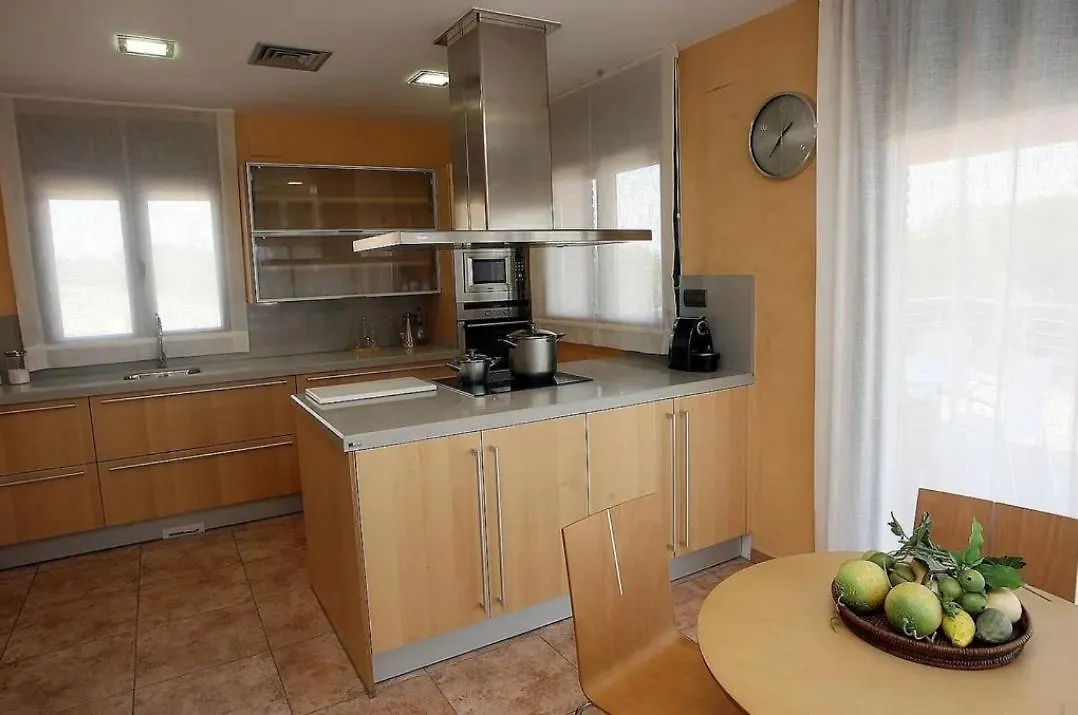 הוילה Chalet En La Urbanizacion Mirador De סאלו