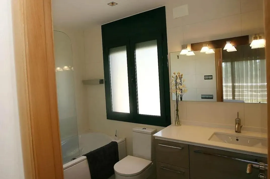 הוילה Chalet En La Urbanizacion Mirador De סאלו 0*,  ספרד