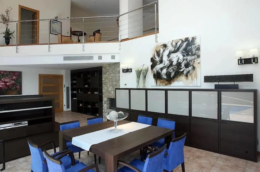 בית נופש הוילה Chalet En La Urbanizacion Mirador De סאלו