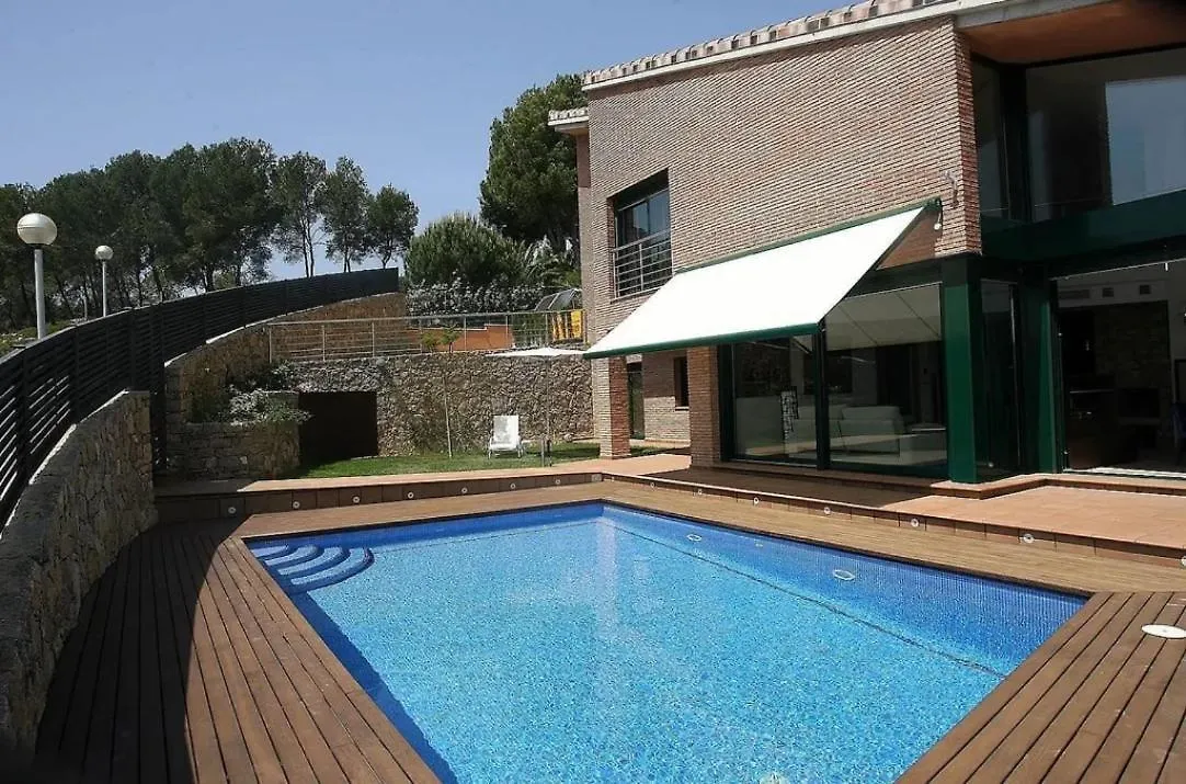 הוילה Chalet En La Urbanizacion Mirador De סאלו בית נופש