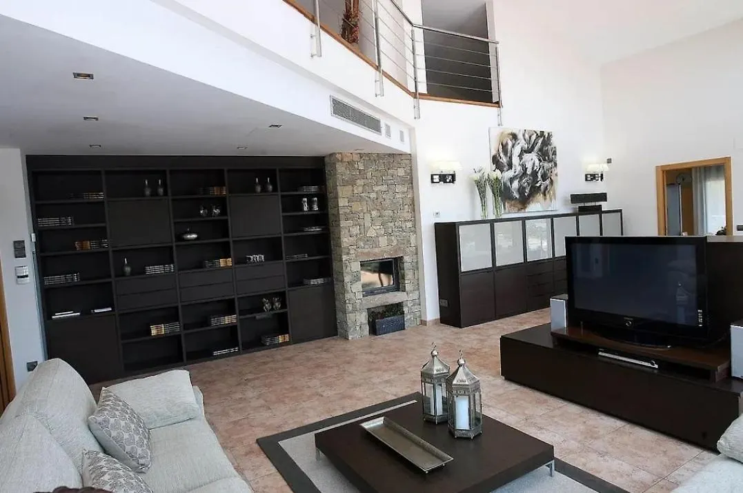 הוילה Chalet En La Urbanizacion Mirador De סאלו